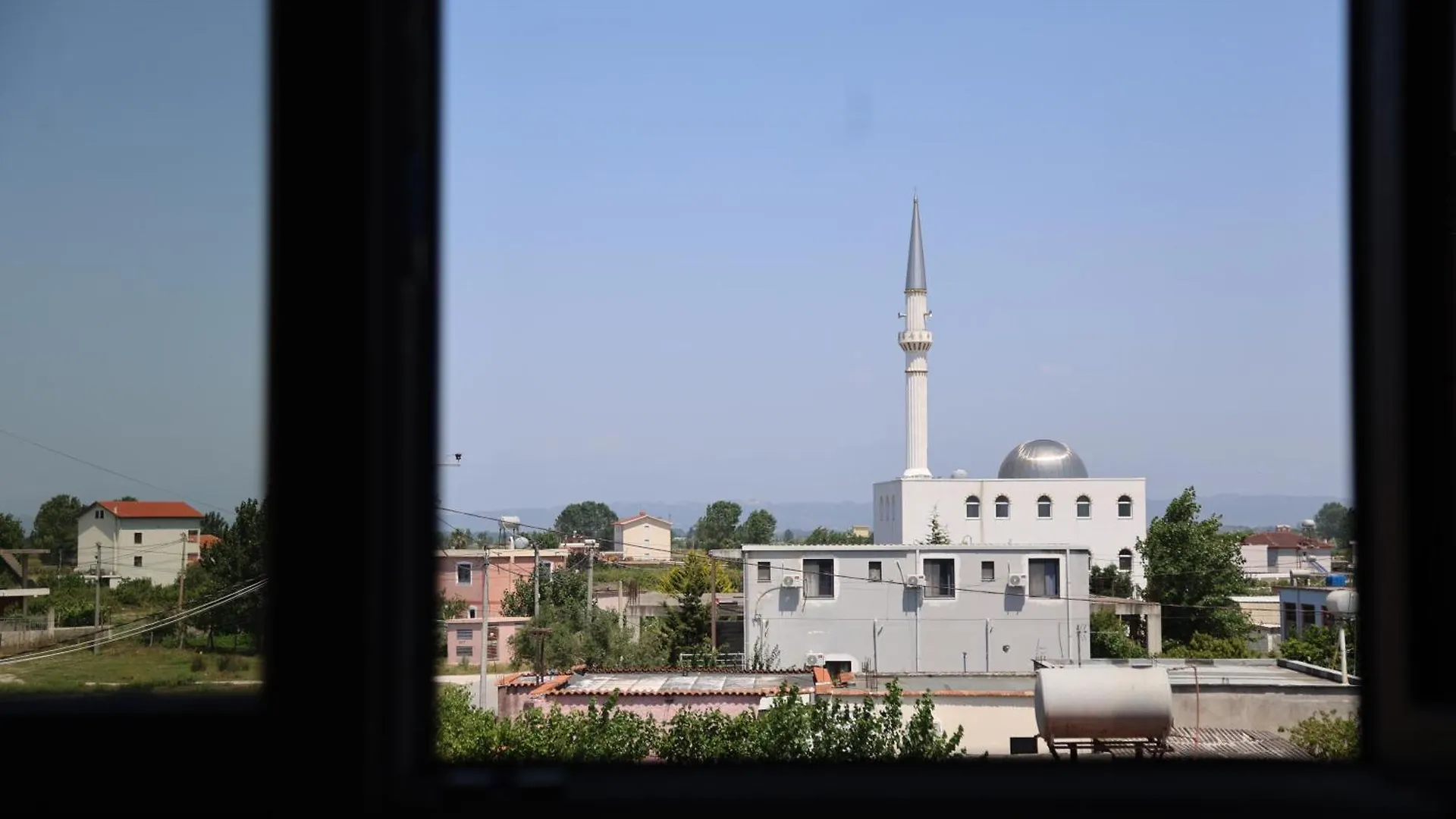 ****  Kalpazo Hotel Tommy Durres Bisht Kamez Albanie