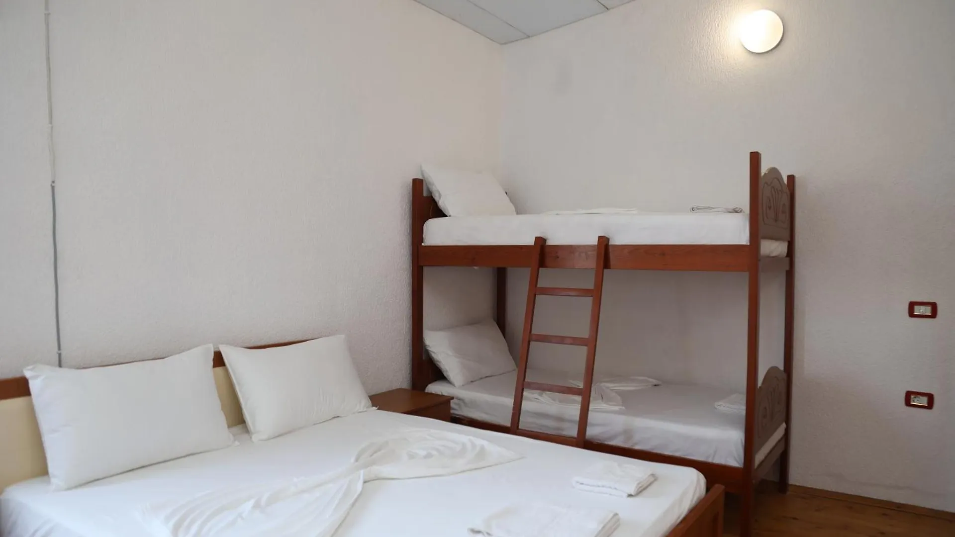 Kalpazo Hotel Tommy Durres Bisht Kamez 4*,