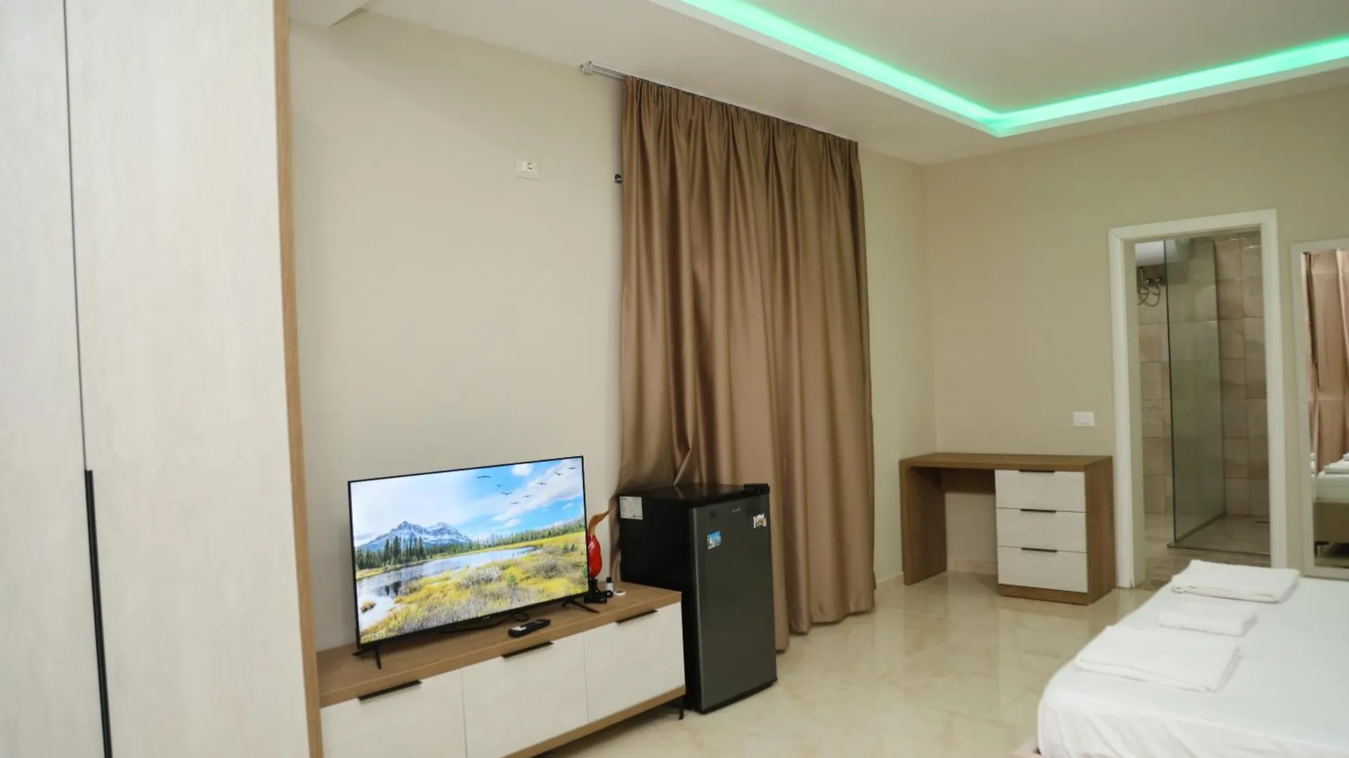 Kalpazo Hotel Tommy Durres Bisht Kamez