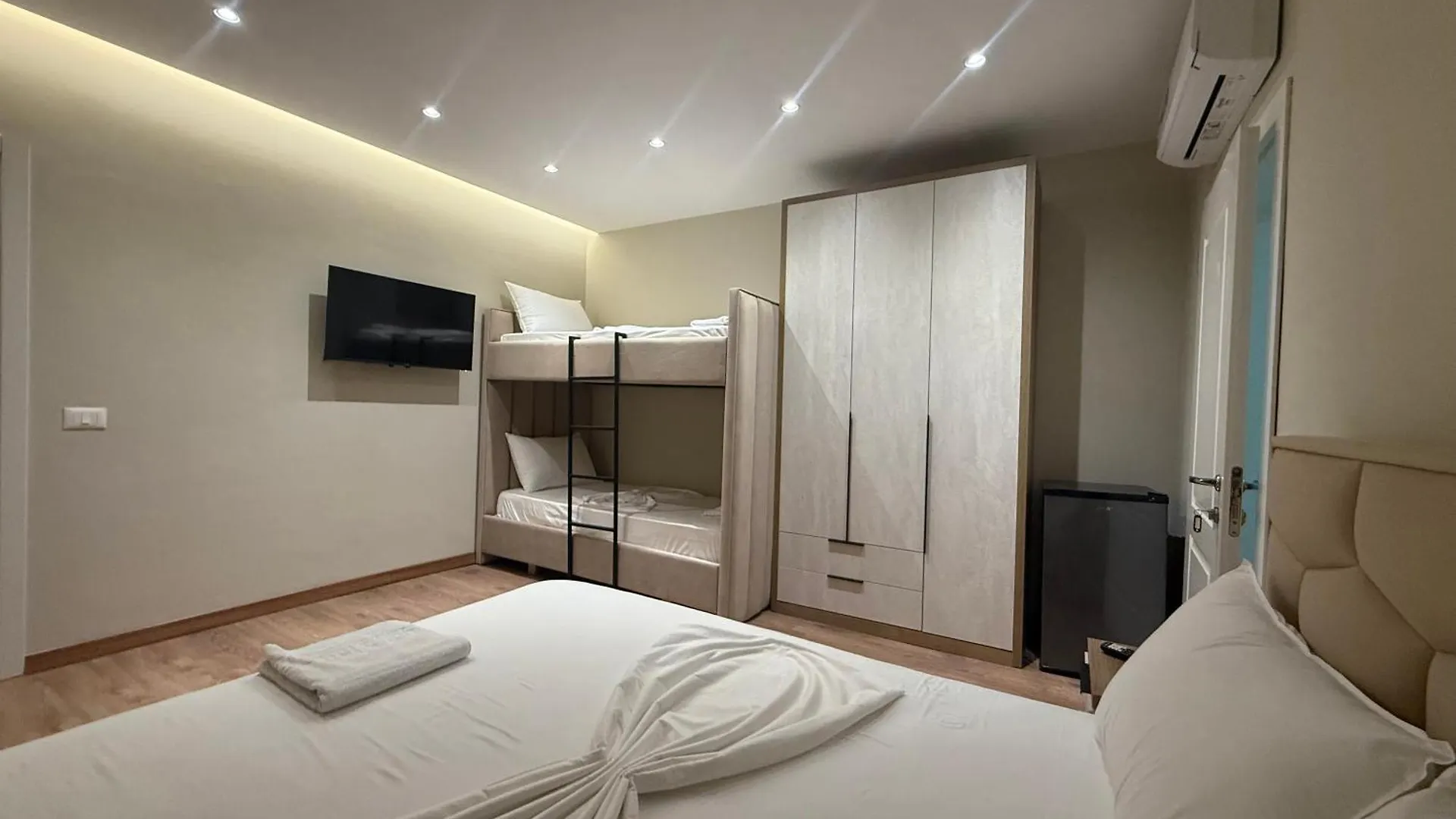 Kalpazo Hotel Tommy Durres Bisht Kamez