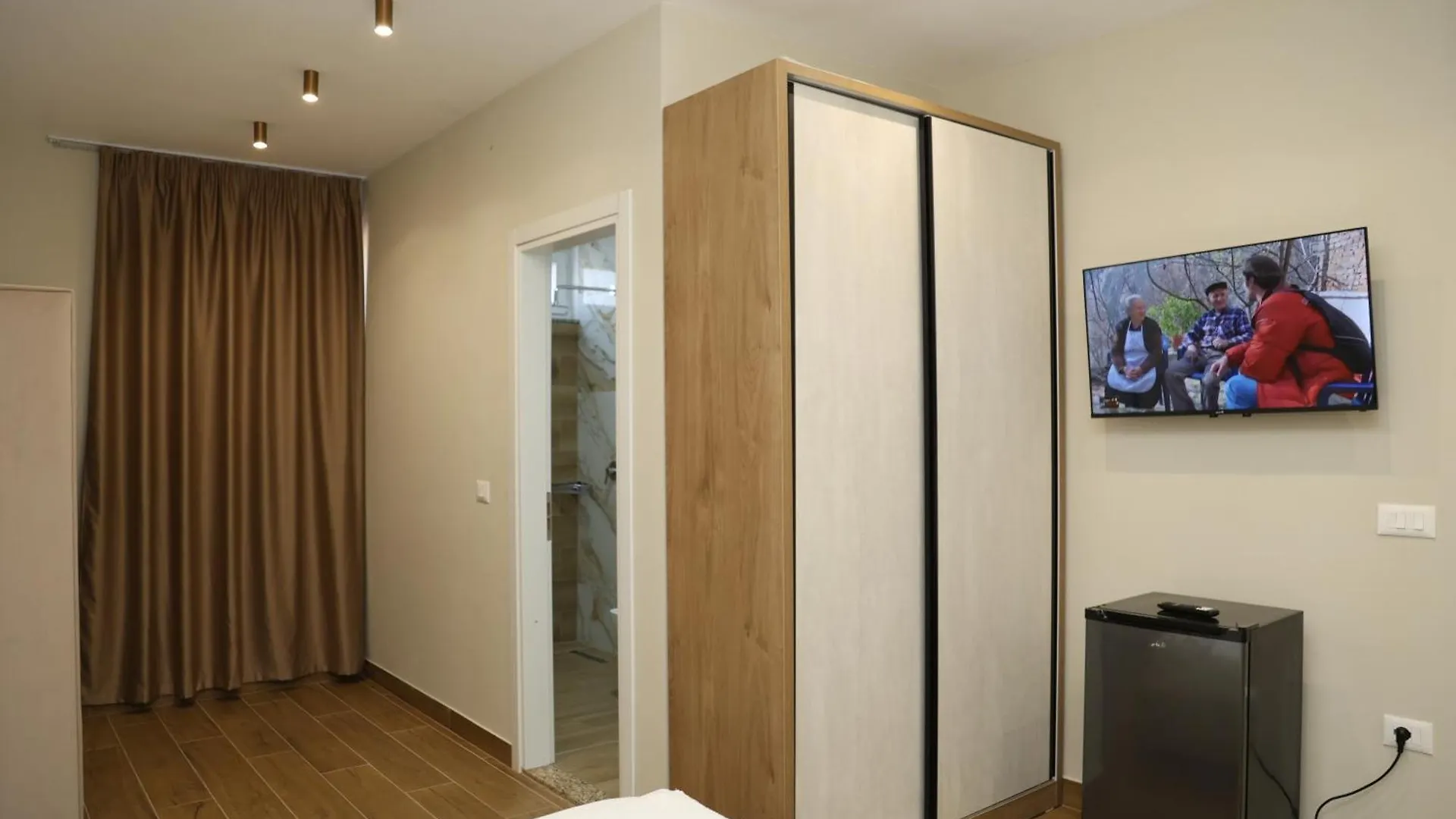 Kalpazo Hotel Tommy Durres Bisht Kamez