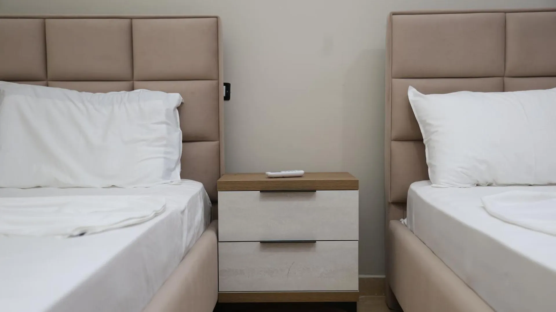 Kalpazo Hotel Tommy Durres Bisht Kamez