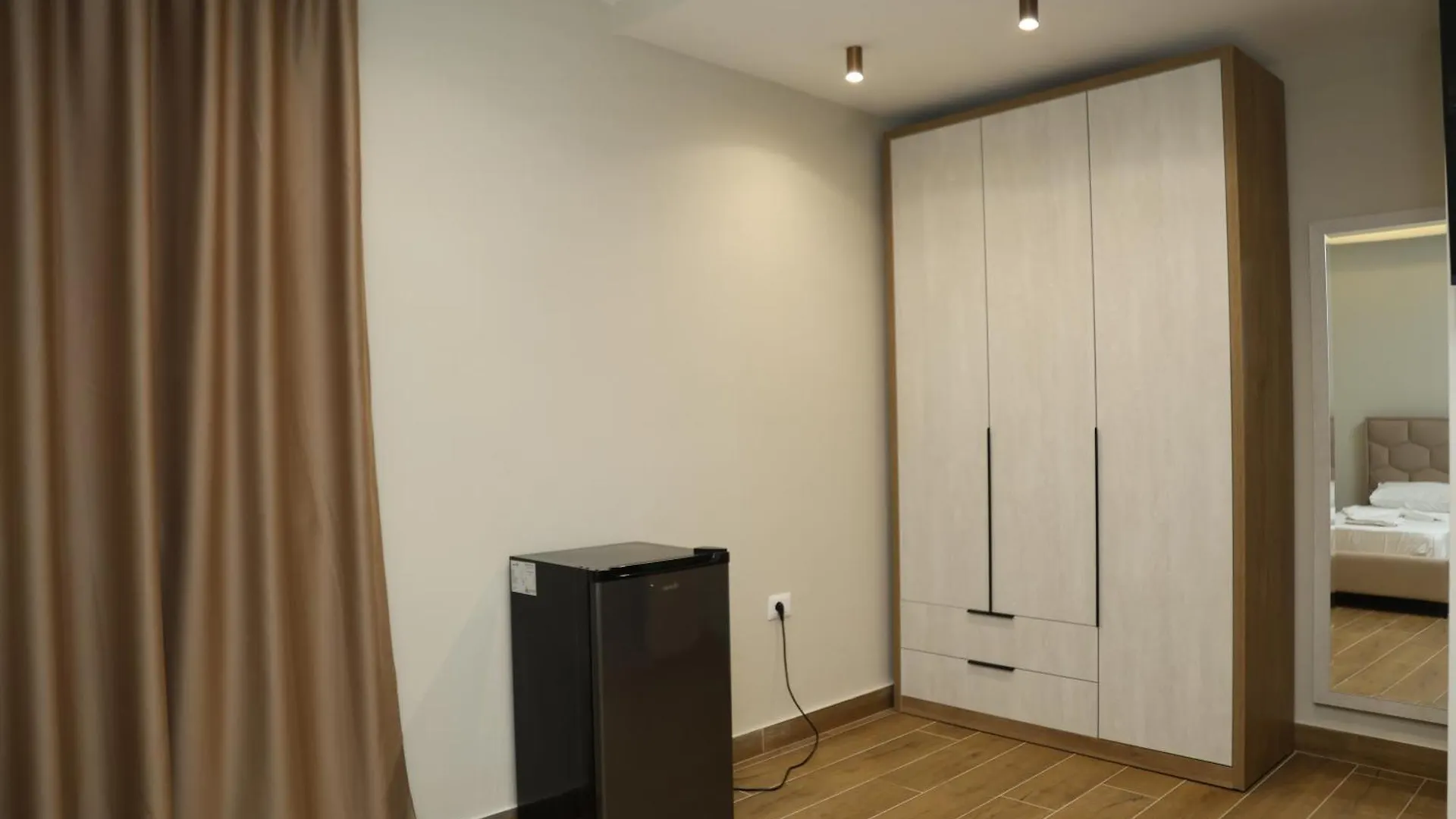 Kalpazo Hotel Tommy Durres Bisht Kamez