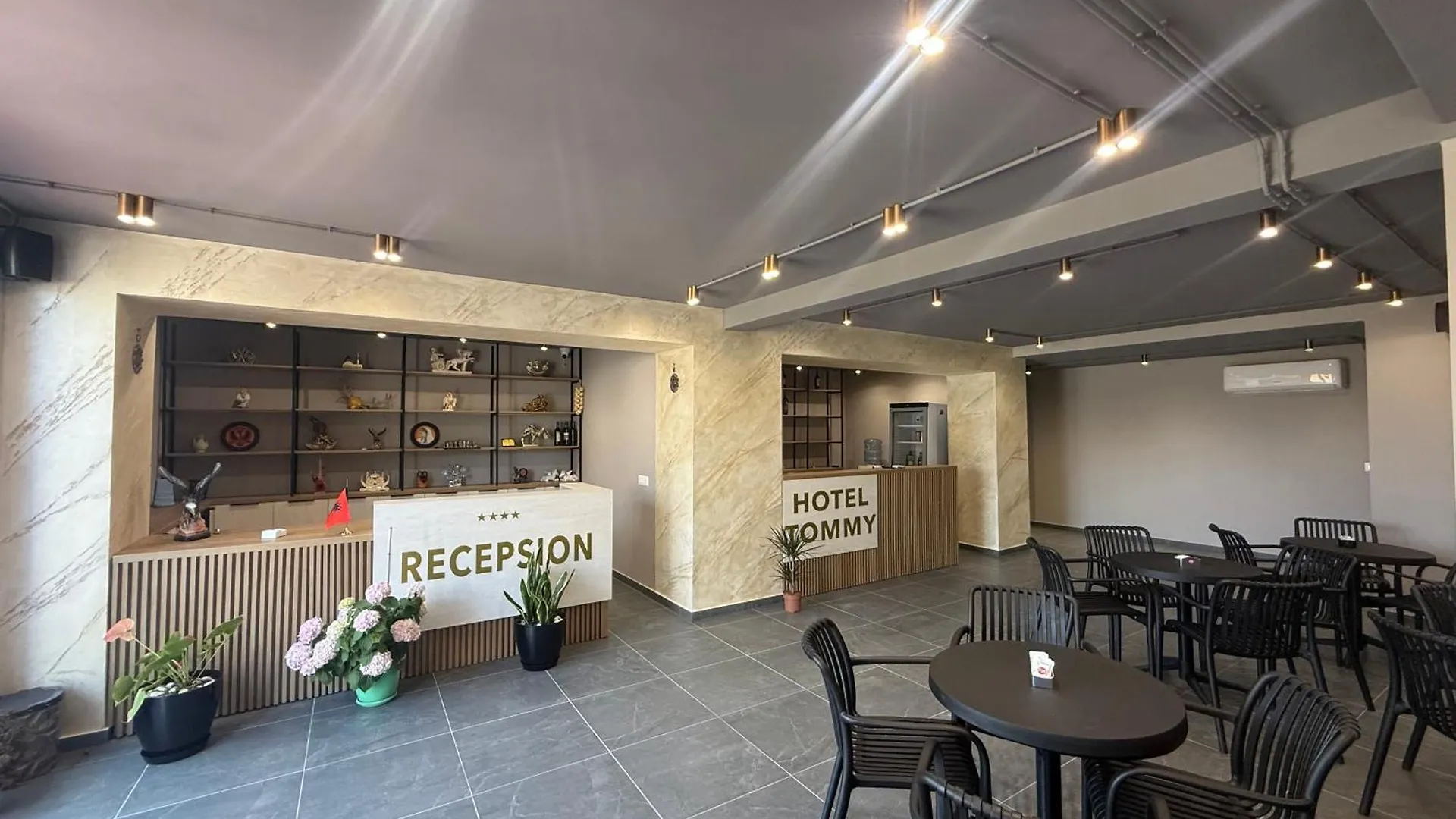 Kalpazo Hotel Tommy Durres Bisht Kamez